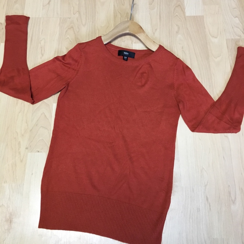 Rib sleeved knit sweater